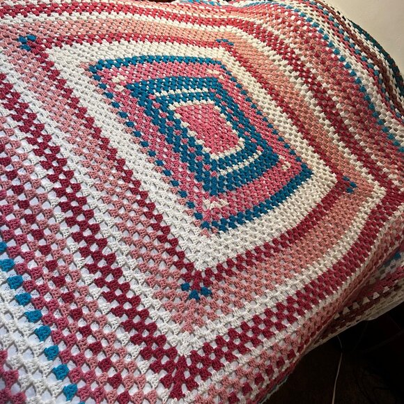 VTG Handmade Crochet Granny Square Afghan Blanket Pink Blue White Cozy Home - Picture 13 of 16